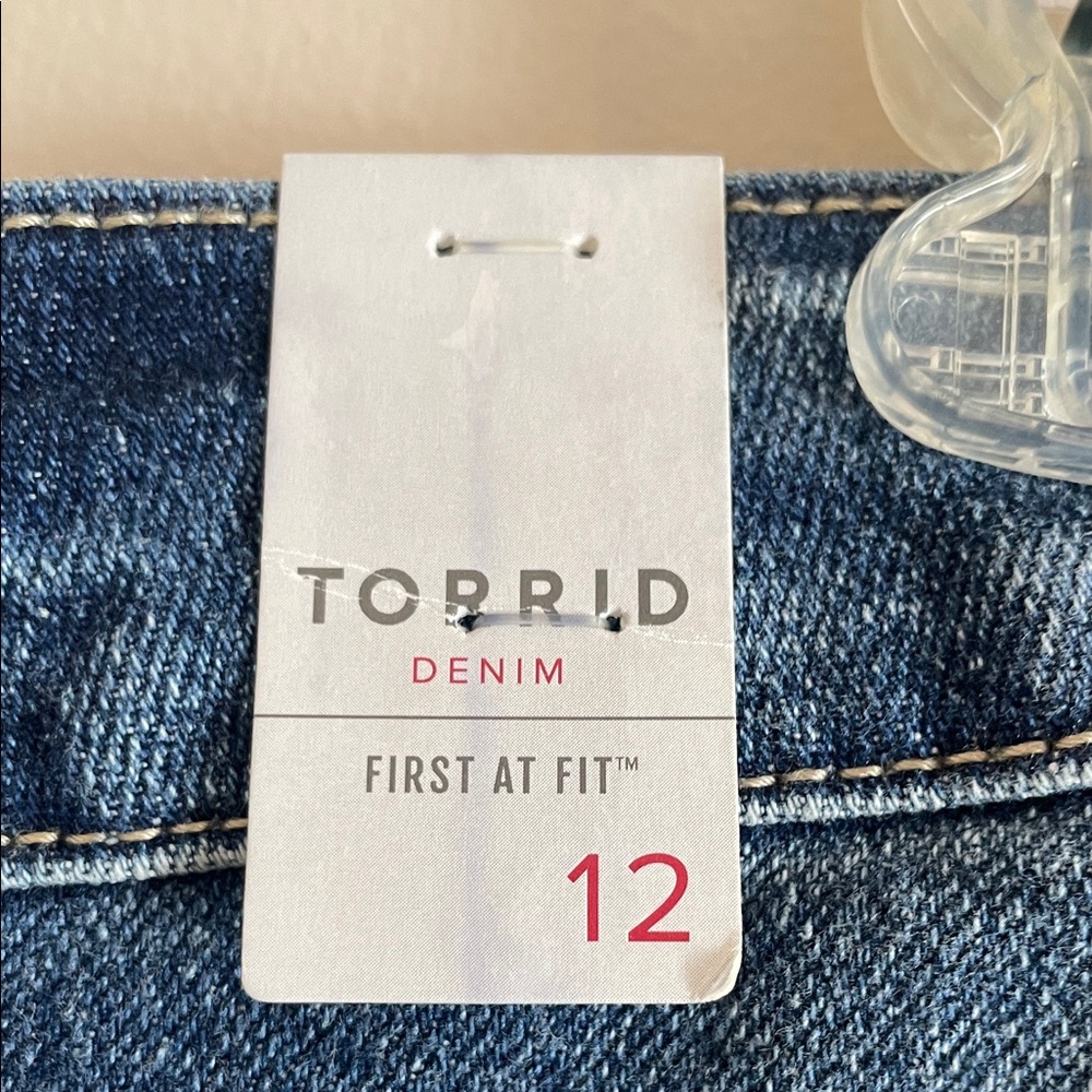 Torrid Blue Denim Bermuda Shorts - Picture 5 of 5